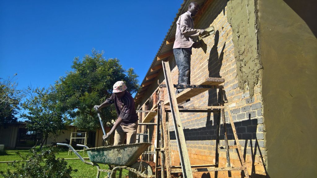 Plastering the outside walls_1