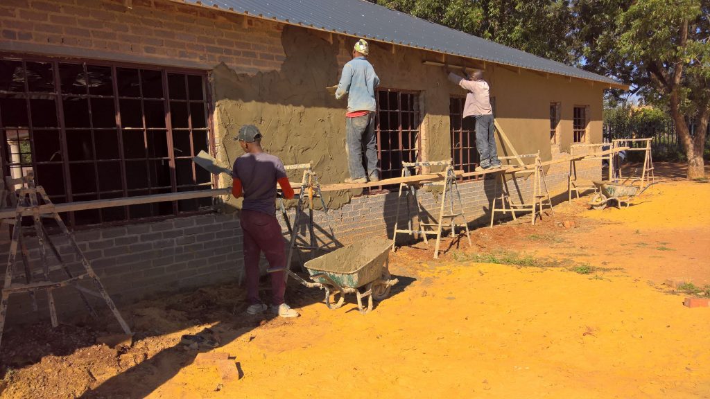 Plastering the outside walls_27