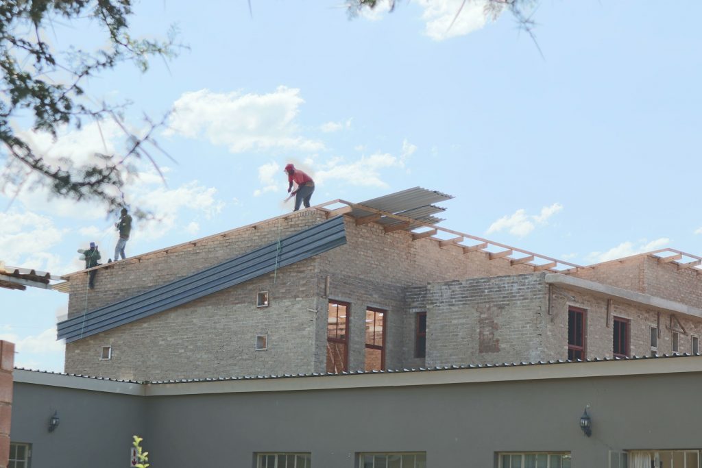 Roof sheeting progress_15